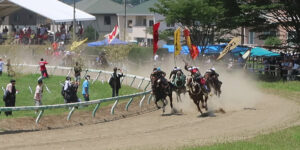 相馬野馬追甲冑競馬4コーナ画像