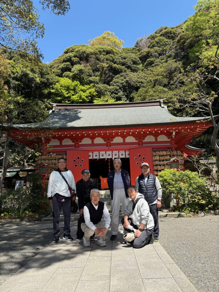 荏柄天神社前にて